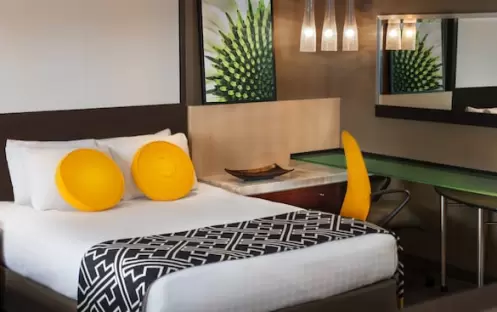 One Bedroom Suite Club Level