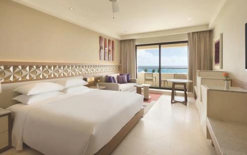 HYATT-ZIVA-CANCUN-CLUB-OCEAN-FRONT-KING