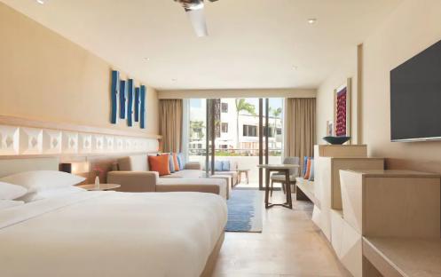 HYATT-ZIVA-CANCUN-DOLPHIN-MASTER-SUITE-KING