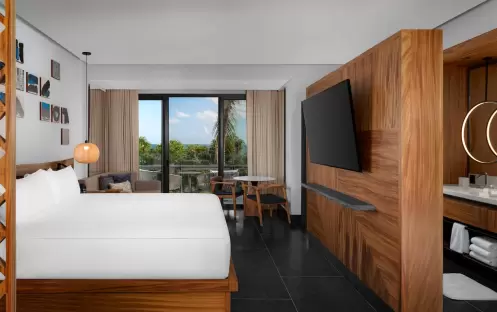 Partial Ocean View Guestroom King Bed Partial Ocean View Guestroom King Bed