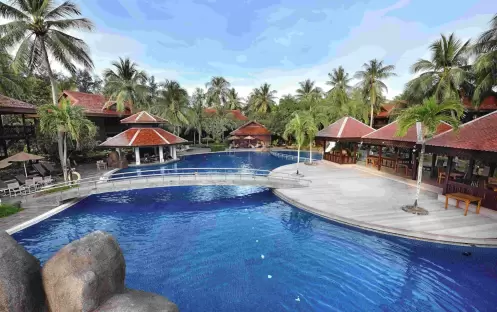 Cascade Pool bar Cascade Pool bar