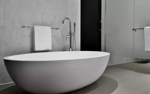 W ABU DHABI - FANTASITI SUITE BATHTUB