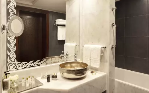 Jumeirah-Zabeel-Grand-Deluxe-Two-Bedroom-Bathroom Jumeirah-Zabeel-Grand-Deluxe-Two-Bedroom-Bathroom