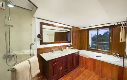 AmaDara_LuxSuiteBathroom