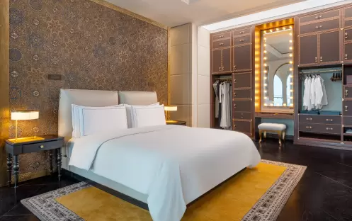 Crescent Signature Suite With 1 Double Bed