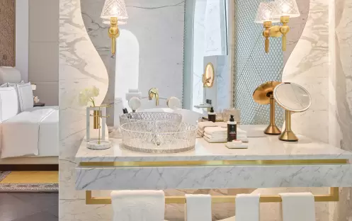 Urban Signature Suite With 1 Double Bed Bathroom