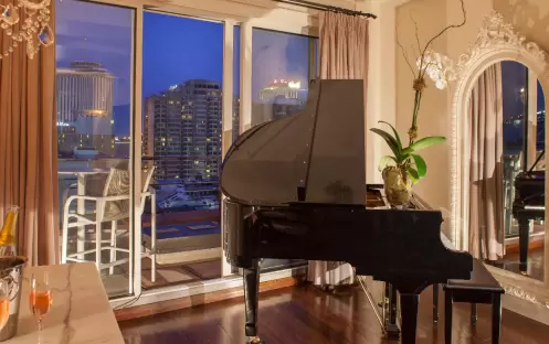International House - Muse Terrace Penthouse Piano International House - Muse Terrace Penthouse Piano