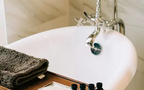The Crawford Suite Bathtub