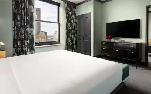 1 King Bed Deluxe One Bedroom Suite-City View