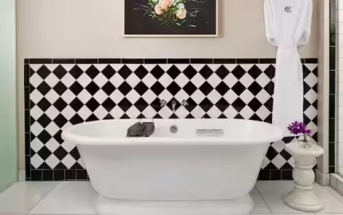 1 King Bed Deluxe One Bedroom Suite-City View