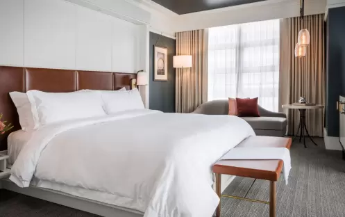 Grand Room, 1 King Bed, Non Smoking, Corner Double