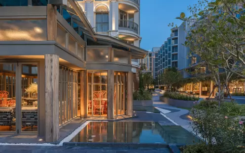 NAVA Restaurant, Exterior