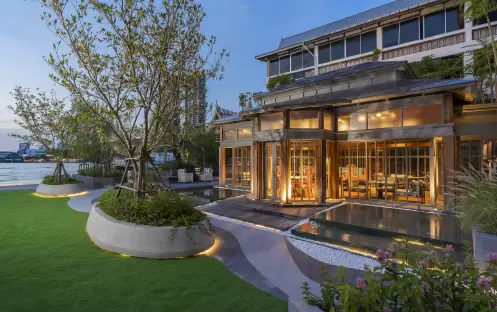 NAVA Restaurant, Exterior