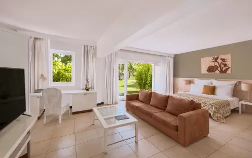 Victoria-Beachcomber---2-Bedroom-Family-Apartment-2 Victoria-Beachcomber---2-Bedroom-Family-Apartment-2