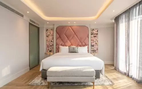 Club One Bedroom Riverview Suite