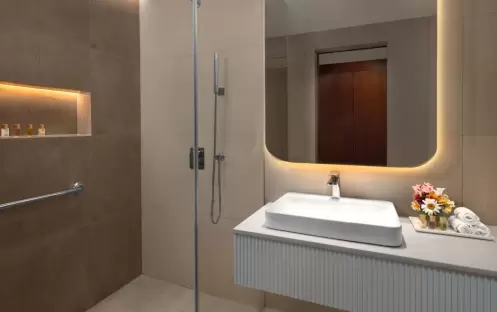 Superior Garden View, Bathroom