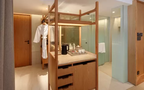 Deluxe King, Bathroom