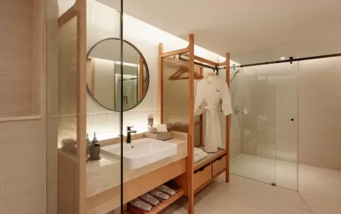 Deluxe-Plus-King-Bed3