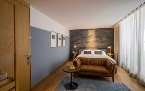 Junior-Suite-with-Bathtub2