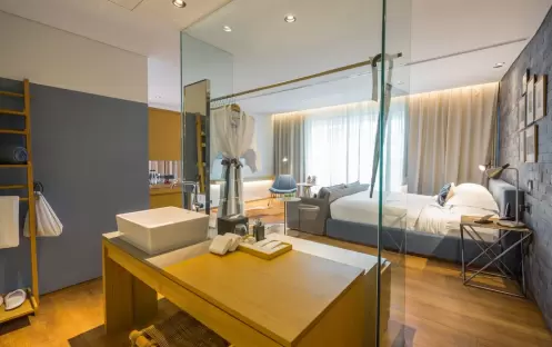 Premier-Suite-with-Jaccuzzi-and-Terrace2