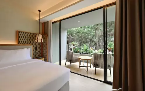 Premier-with-Terrace-King-Bed