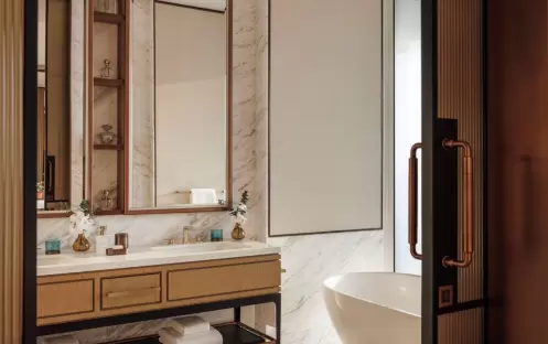 maa_two-bedroom-marina-family-room-bathroom_image-5