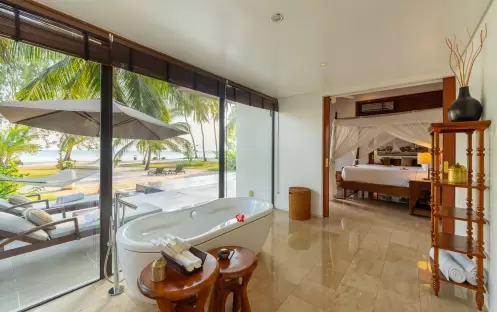 TRZ_Accommodation_Prestige_Oceanfront_Pool_Villa_Interior_Bathroom_17063