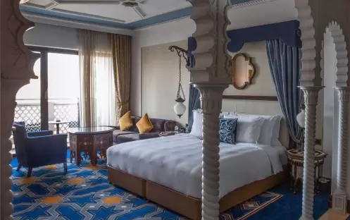 jaq-room-detail-gallery-1-lagoon-deluxe