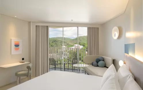 01-ckr-superior-city-view-king-03