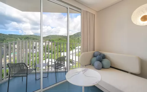 01-ckr-superior-city-view-king-04