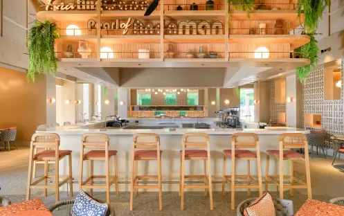 ckr-bistr-grill-and-bar-04