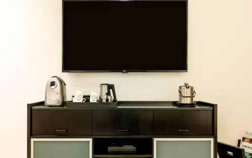 grosvenor-house-premier_suite-amenities-teacoffeemaker