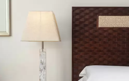 middle-east-holidays-qatar-grand-hyatt-doha-twin-beds-club-access-bedroom-bedside