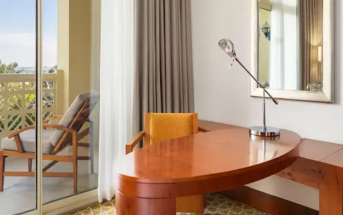 middle-east-holidays-qatar-grand-hyatt-doha-king-beds-sea-view-office-with-balcony