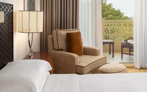 middle-east-holidays-qatar-grand-hyatt-doha-king-beds-sea-view-with-balcony