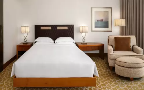 middle-east-holidays-qatar-grand-hyatt-doha-king-beds-sea-view