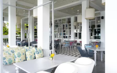 thailand-holidays-phuket-the-nai-harn-phuket-cosmo