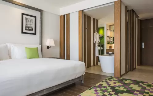 thailand-holidays-phuket-the-nai-harn-phuket-deluxe-ocean- view-room-bathroom