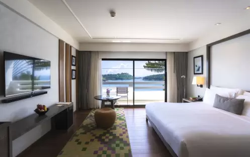 thailand-holidays-phuket-the-nai-harn-phuket-deluxe-ocean- view-room