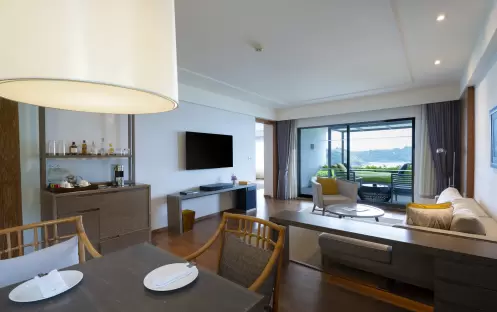 thailand-holidays-phuket-the-nai-harn-phuket-royal-ocean-view-suite-living-room