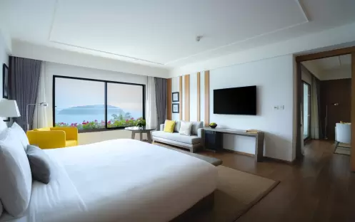 thailand-holidays-phuket-the-nai-harn-phuket-royal-ocean-view-suite